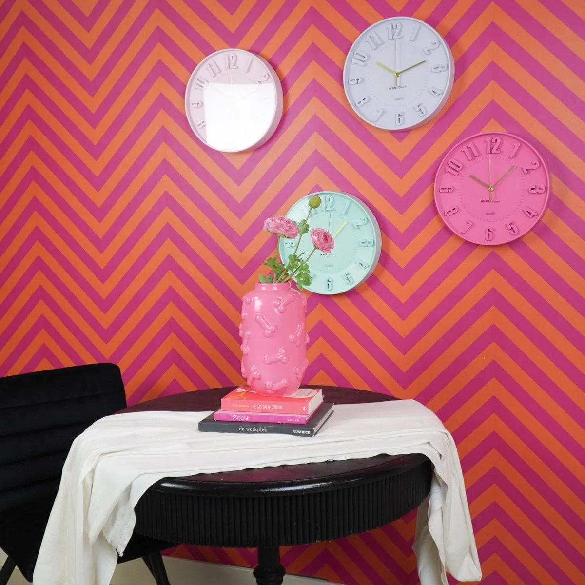 Wandklok - neon roze - 30x30x4cm 5 Wandklok - neon roze - 30x30x4cm
