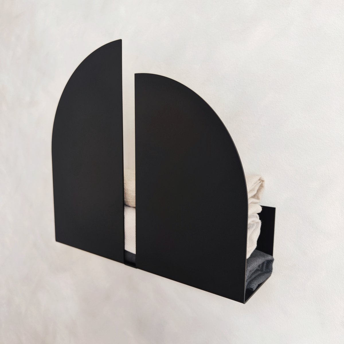 Zwart metalen wandplank/tijdschriftenhouder Bauhaus 5 Zwart metalen wandplank/tijdschriftenhouder Bauhaus