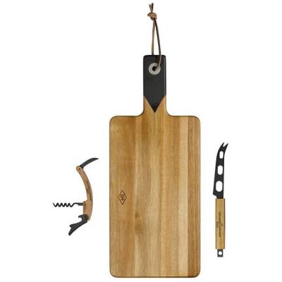 Retro serveerplank met kaasmes en wijnfles opener