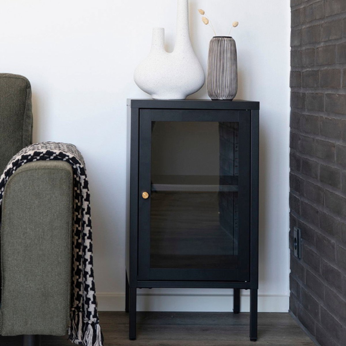 Dalby vitrinekast - Zwart - 38x35x70 cm 6 Dalby vitrinekast - Zwart - 38x35x70 cm