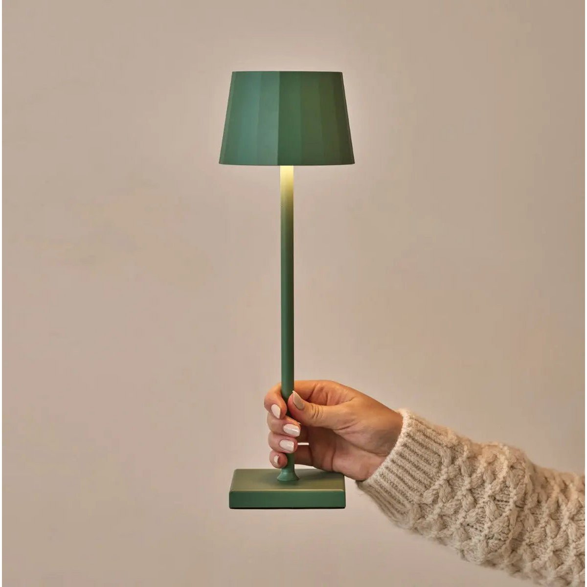 Wouter groen oplaadbare tafellamp - tot 120 uur 1 Wouter groen oplaadbare tafellamp - tot 120 uur