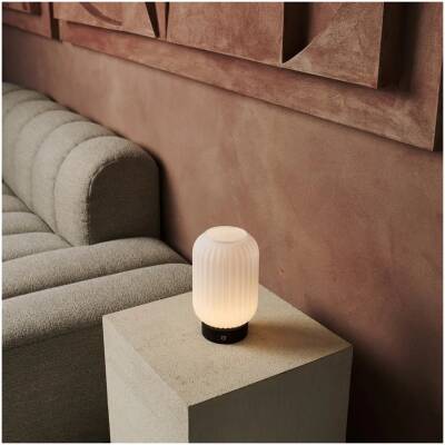 Lilly - donkerbruin - houten basis - oplaadbaar tot 100 uur