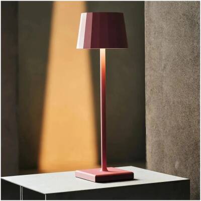 Wouter roze oplaadbare tafellamp - tot 120 uur