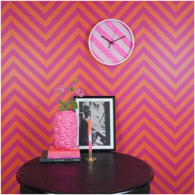 Wandklok - gestreept patroon - roze -34x4x34cm