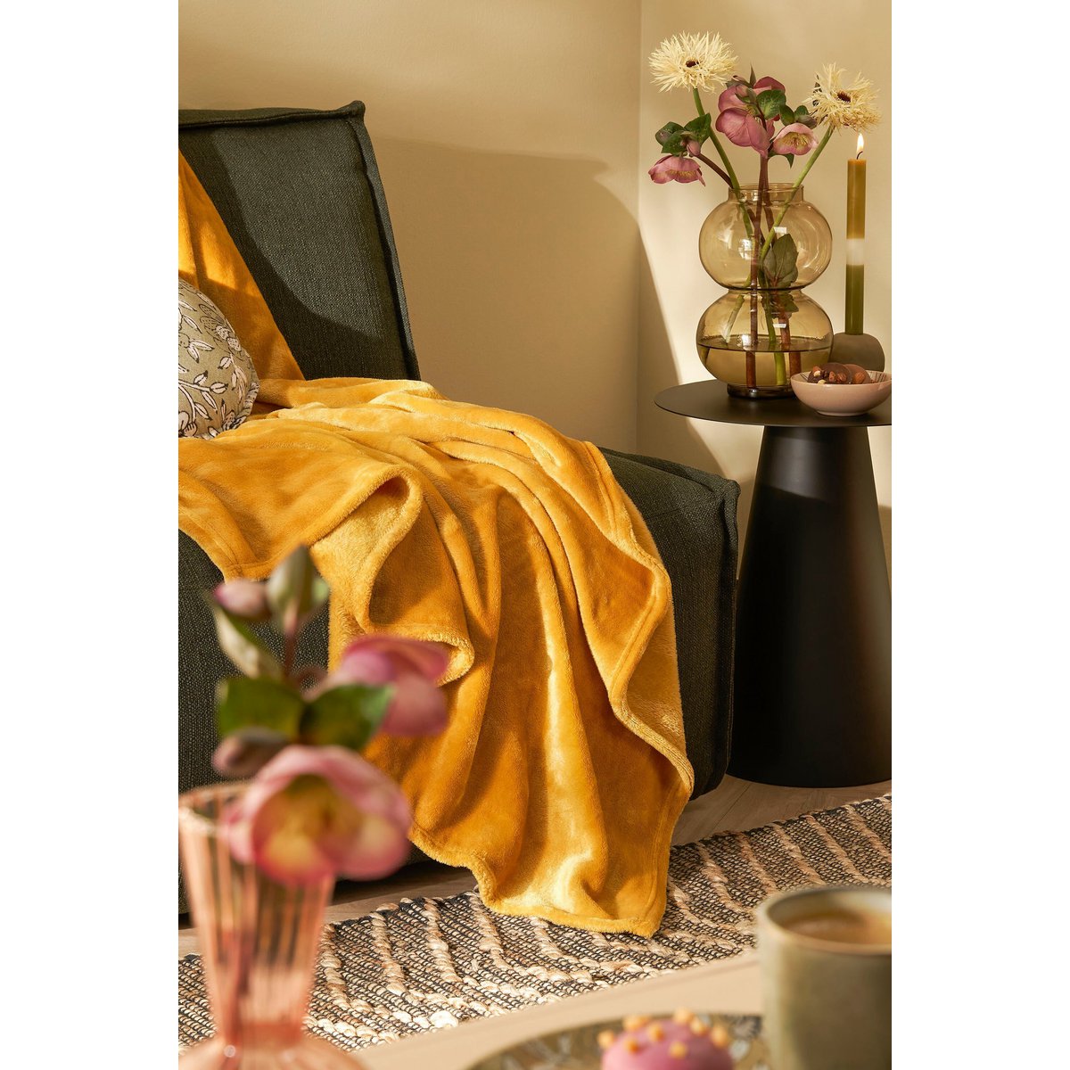 Plaid Famke - Geel - L180xB130cm - Mica Decorations 4 Plaid Famke - Geel - L180xB130cm - Mica Decorations