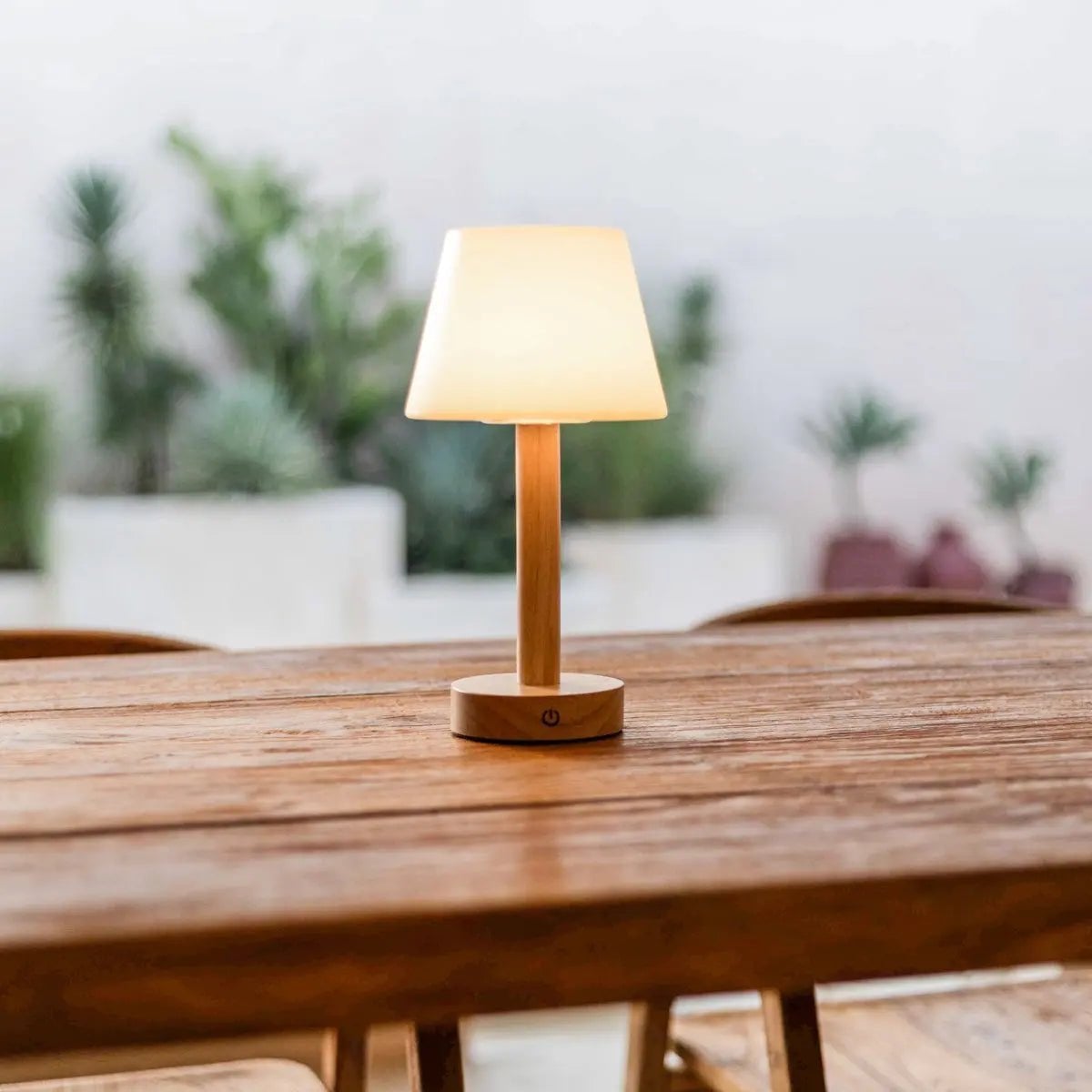 Zoe Lichtbruine Houten Oplaadbare Tafellamp - tot 80 uur 2 Zoe Lichtbruine Houten Oplaadbare Tafellamp - tot 80 uur