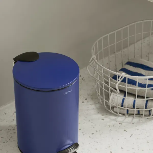 Blomus - Pedaalemmer 3 liter - TUBO - Blauw 2 Blomus - Pedaalemmer 3 liter - TUBO - Blauw