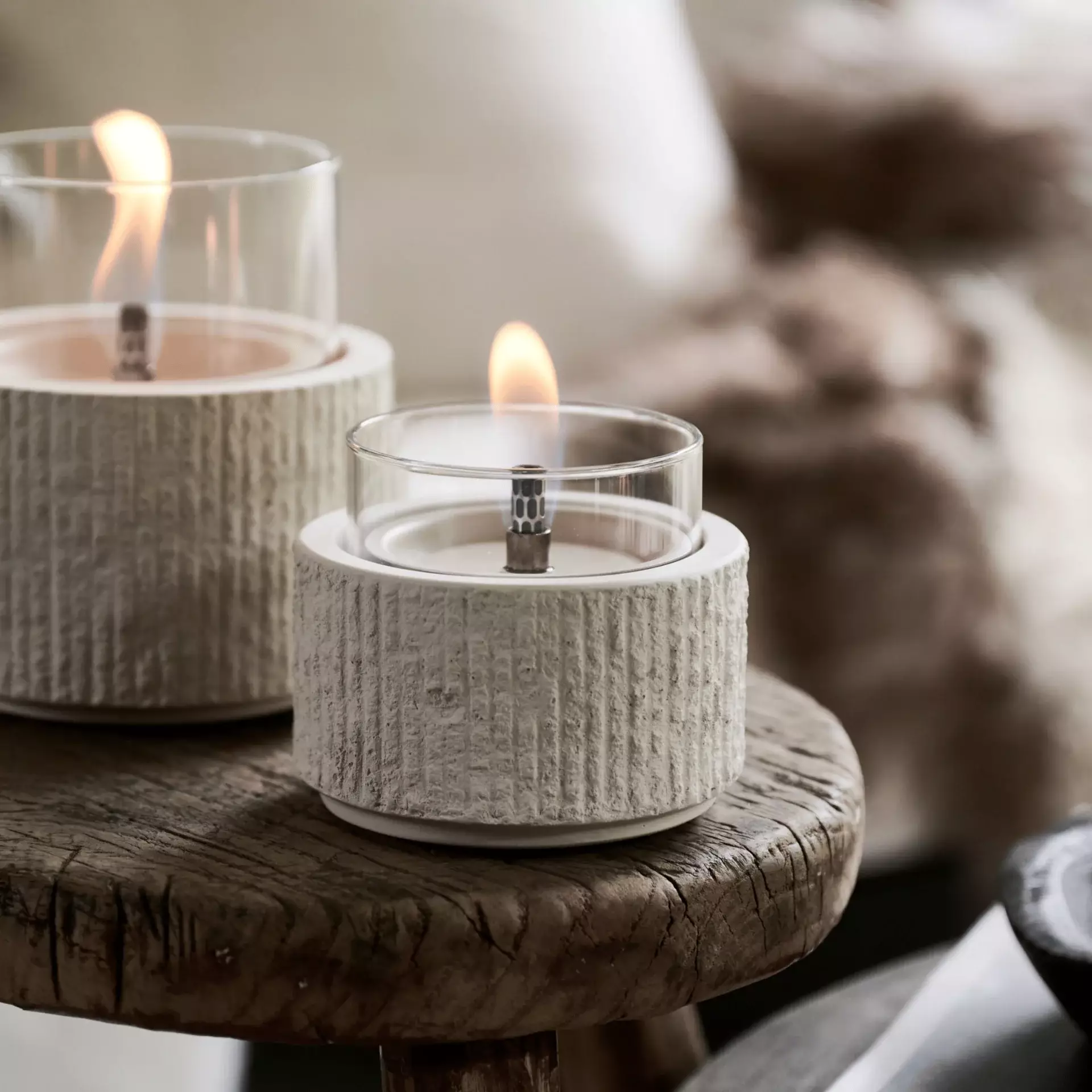 Glow Lotus 10 - tafelhaard uit beton - Tenderflame 4 Glow Lotus 10 - tafelhaard uit beton - Tenderflame