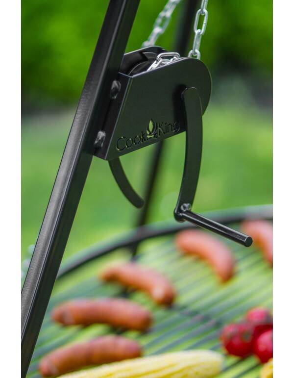 Driepoot BBQ 180 cm met RVS grilrooster 50 cm en katrol - CookKing 5 Driepoot BBQ 180 cm met RVS grilrooster 50 cm en katrol - CookKing