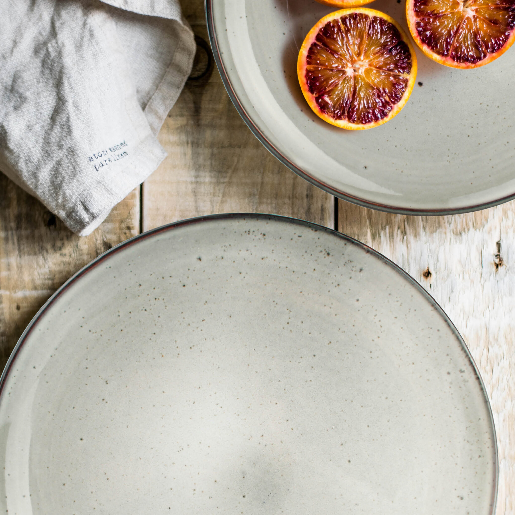 ONA Plat bord 26cm groen Freckles 3 ONA Plat bord 26cm groen Freckles - detailfoto 2 | ONA