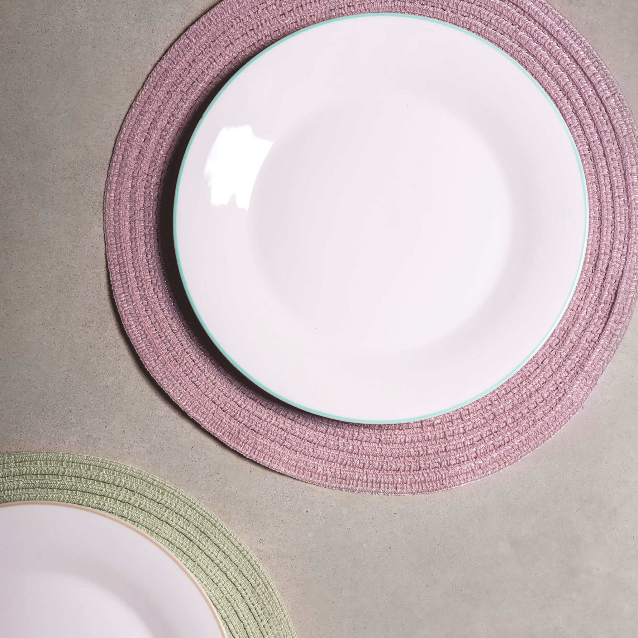 ONA Placemat 36cm rond taupe Nala 2 ONA Placemat 36cm rond taupe Nala - detailfoto 1 | ONA