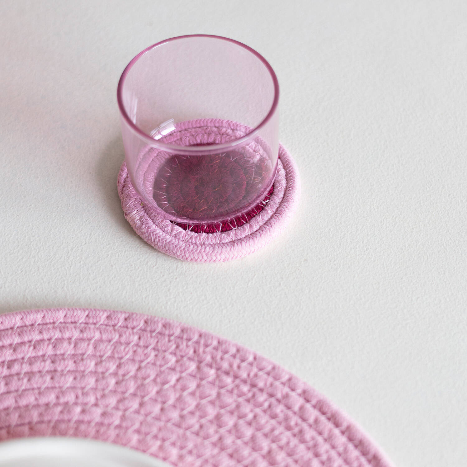 ONA Glasonderzetter 10cm blush pink Piff - Set van 4 2 ONA Glasonderzetter 10cm blush pink Piff - Set van 4 - detailfoto 1 | ONA