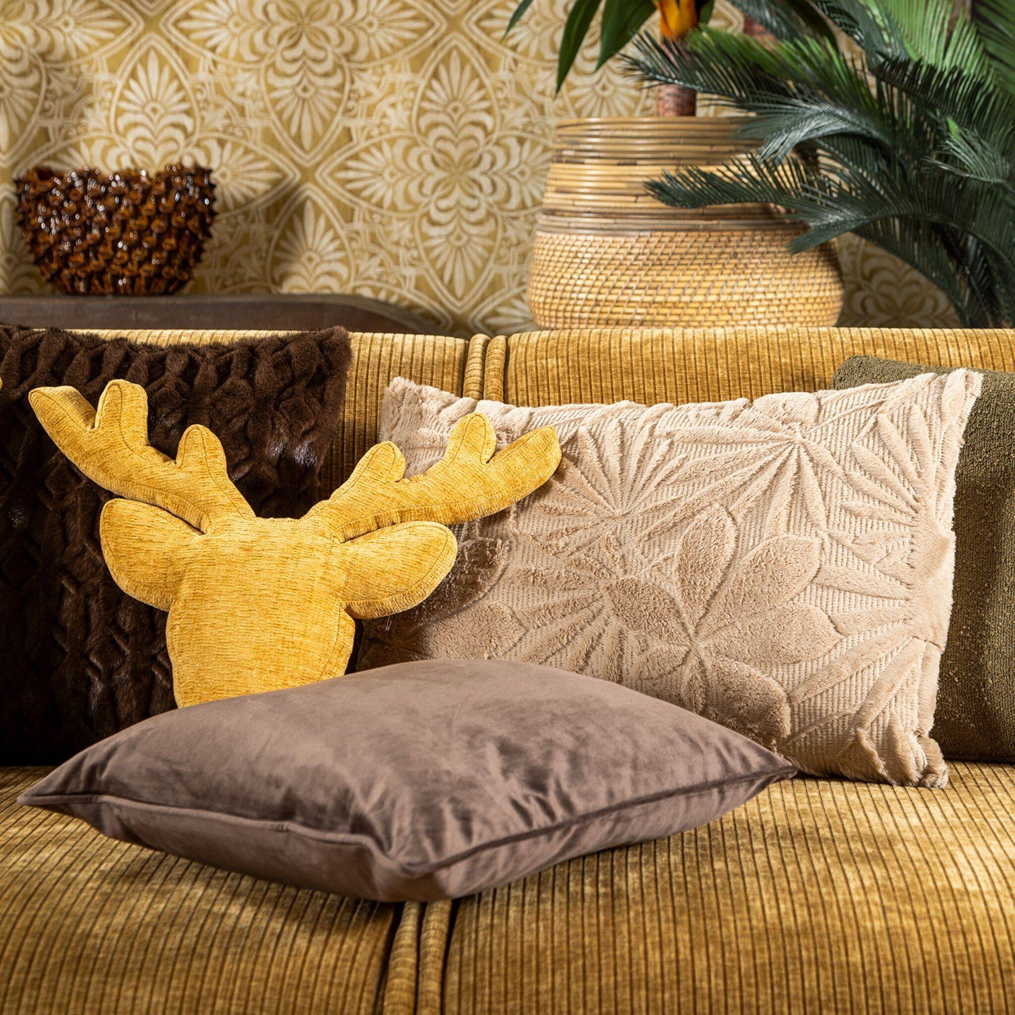 Dutch Decor - Jurre sierkussen - Bladmotief - Beige - 40x60 cm 4 Dutch Decor - Jurre sierkussen - Bladmotief - Beige - 40x60 cm