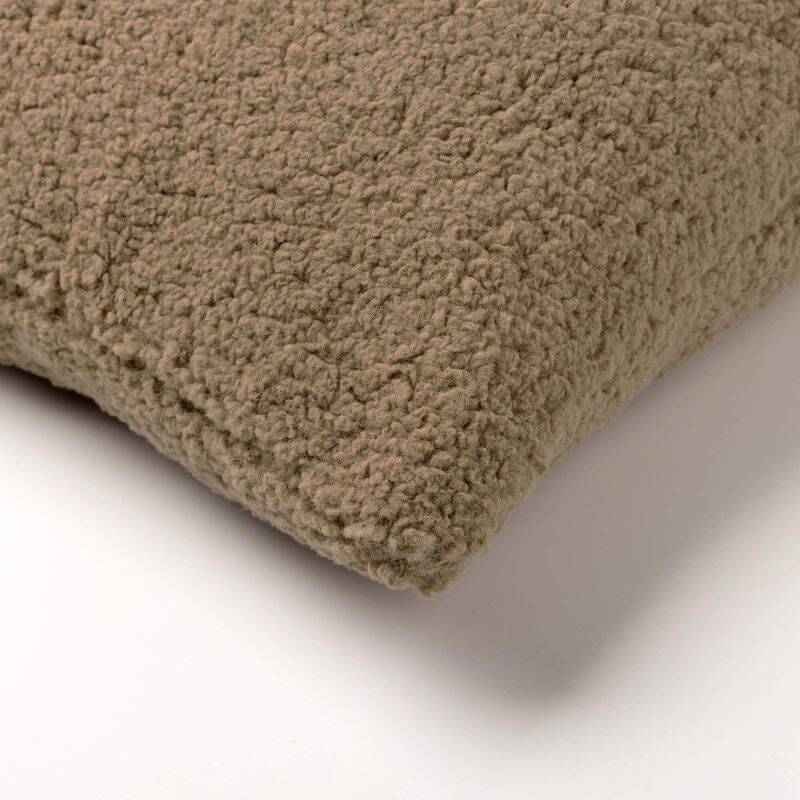 Dutch Decor - CARA sierkussen - teddylook - bruin - 45x45cm 2 Dutch Decor - CARA sierkussen - teddylook - bruin - 45x45cm