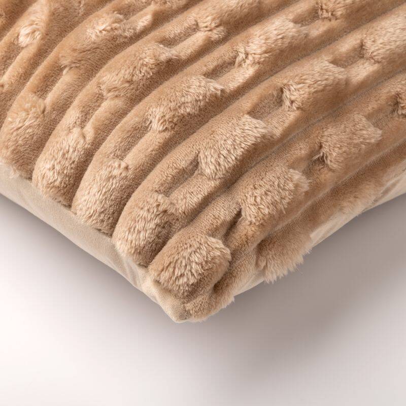 Dutch Decor - Luca sierkussen - bontlook - Beige - 45x45 cm 2 Dutch Decor - Luca sierkussen - bontlook - Beige - 45x45 cm