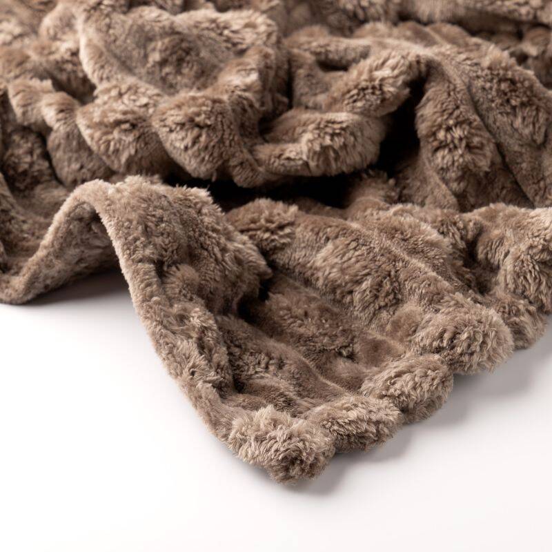 Dutch Decor Lucas plaid - bontlook taupe - 150x200cm 3 Dutch Decor Lucas plaid - bontlook taupe - 150x200cm