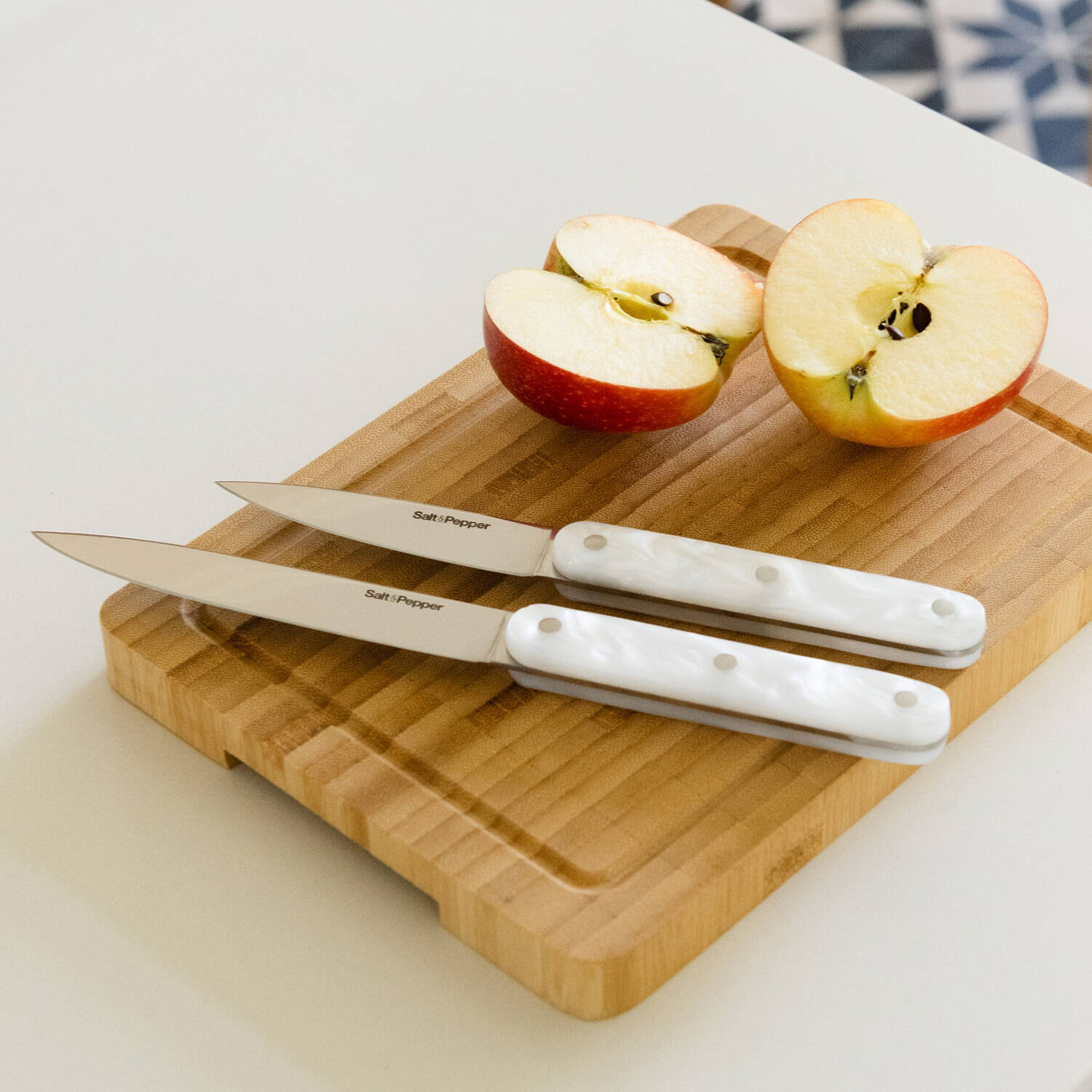 Salt & Pepper Messenset 2-delig parelmoerlook wit Chop 4 Salt & Pepper Messenset 2-delig parelmoerlook wit Chop - detailfoto 1 | Salt & Pepper