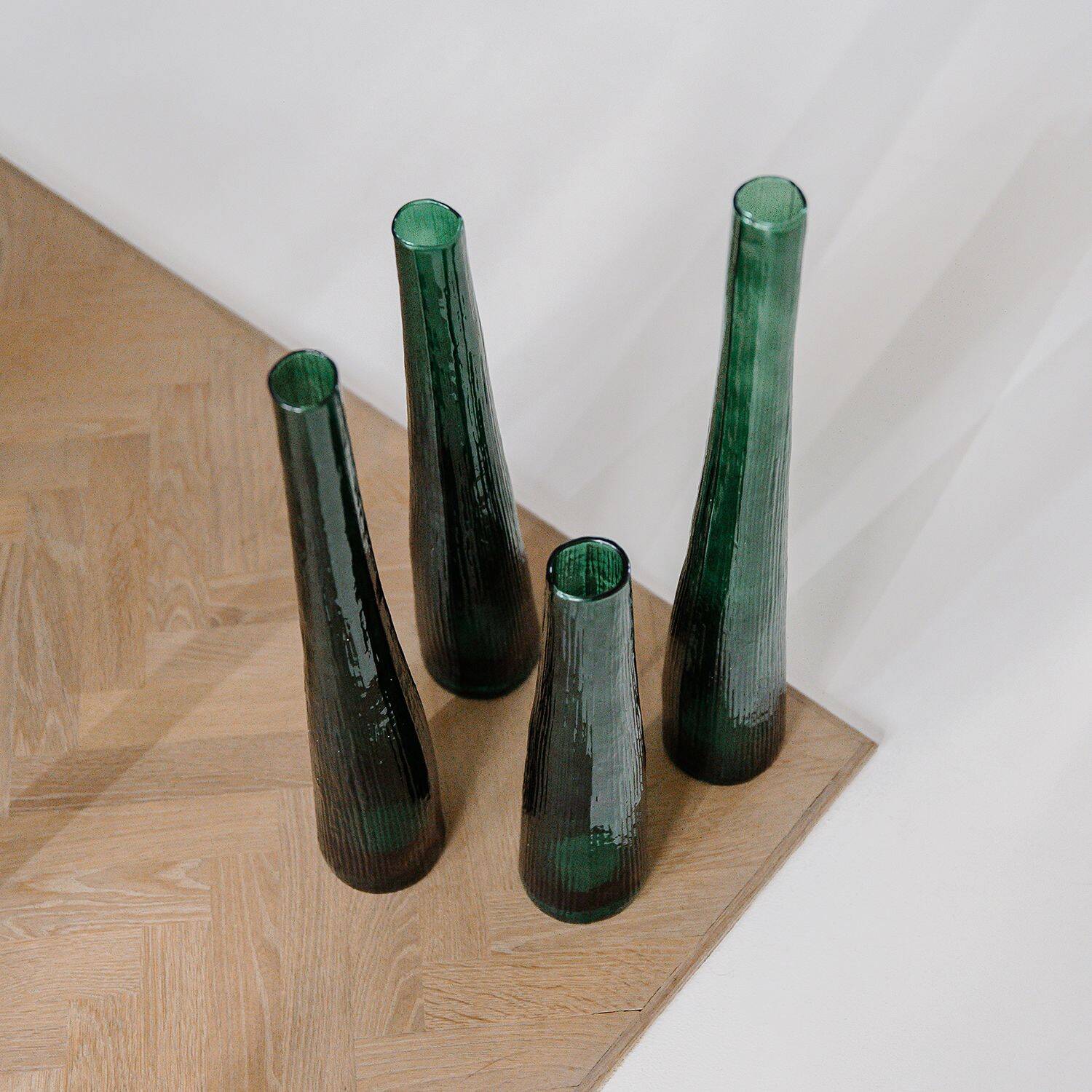S|P Collection Vaas 9xH50cm donkergroen Twig 4 S|P Collection Vaas 9xH50cm donkergroen Twig